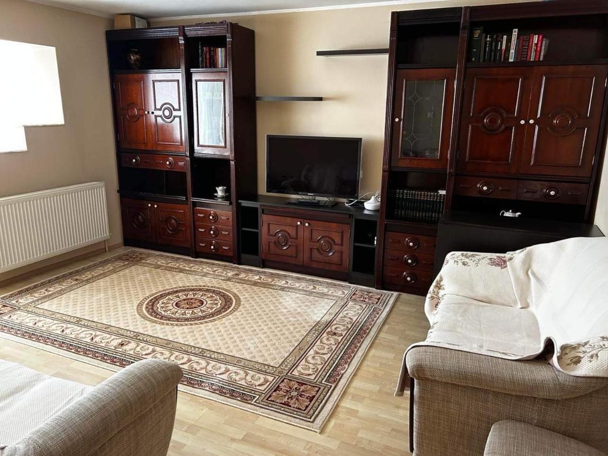 Lalelelor Apartment Suceava Exteriör bild
